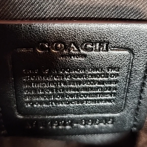 NWT Coach City Zip Tote Bag With Horse And Carriage - Picture 14 of 16